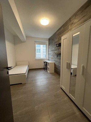 Wenige Schritte zum Nürnberger Opernhaus und Hauptbahnhof! WG-Zimmer mit All-Inklusive-Option!