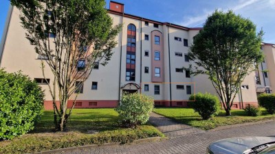 Neu renovierte 3,5-ZKB-EG-Wohnung mit saniertem Bad und Terrasse in Ulm-Wiblingen in ruhiger Lage