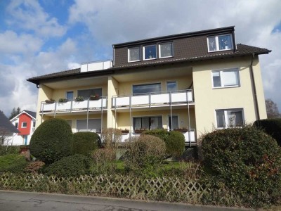 RÖSRATH-STÜMPEN: gute Wohnlage / 1-Zimmerwohnung mit großem Balkon