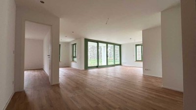 Chice 3-Zi-Wohnung mit großzügigen Balkon + Bad mit Wanne/Dusche im Grünen