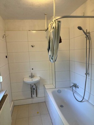 Attraktive und sanierte 2,5-Raum-Erdgeschosswohnung in Reutlingen (Kreis)