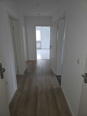 Erstbezug nach Sanierung: Charmante 2-Zimmer Dachgeschosswohnung in Hofheim