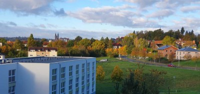 Helle ruhige 5-Zimmer Wohnung, 2 Balkone, 2 Bäder im 5. OG in Meißen