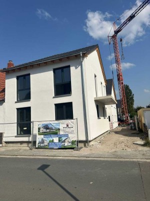 NEUBAU: Doppelhaushälfte, schlüsselfertig, Rohbau fertig