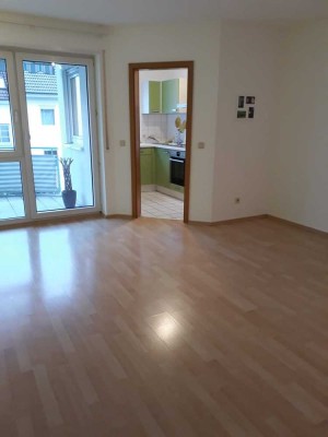 Gepflegte 2-Zimmer-Wohnung mit Balkon und Einbauküche in Sandhausen