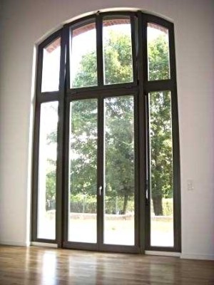 "Les Etables Royales": Sonnige Galerie-Wohnung mit großer Gartenterrasse (vermietet)