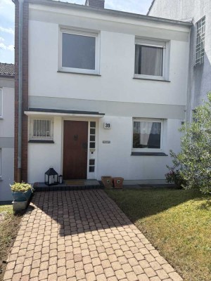Helles Reihenhaus mit Terrasse, Balkon & Garten in ruhiger Lage Solingen-Katternberg