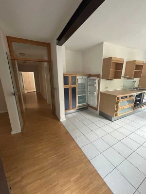 Helle 3-Zimmer-Wohnung mit EBK | 86,5 m² | zentrale Lage in Glattbach