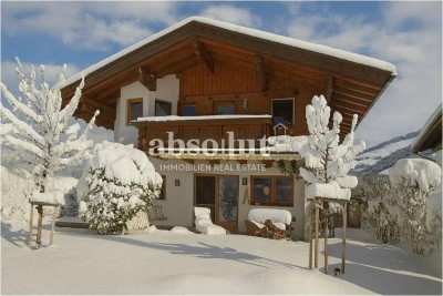 Attraktives Haus im Landhausstil mit schönem Garten in sonniger, unverbauter Lage in Maishofen!