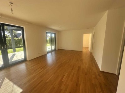 Schöne lichtdurchflutete 2-Zimmer Wohnung mit Terrasse und Gartenanteil in Niederrieden