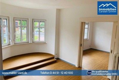 Mitten in der Stadt!  Altbauwohnung in Villa  - mit Balkon und Terrasse! Mithilfsbereite Mieter gesu