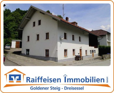 Ehemaliges Bauernhaus mit Innenhofcharakter in ruhiger Dorflage N. Ringelai