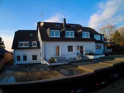 extravagante, lichtdurchflutete 2 Zimmer-Maisonette mit Balkon in Menzlingen