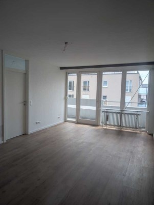 Modernisierte 3 Zimmer Wohnung in Stadtrandlage, ruhig aber sehr gute Infrastrukturanbindung