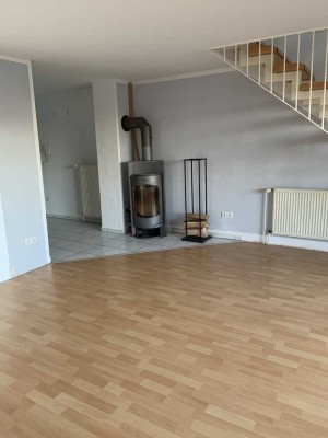 Attraktive 4-Zimmer-Maisonette-Wohnung in zentraler Lage von Jöllenbeck