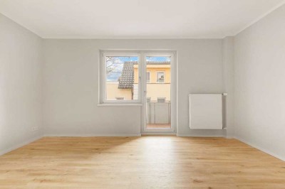 Erstbezug nach Sanierung! Charmante 2-Zimmer Wohnung mit Einbauküche in Lichterfelde
