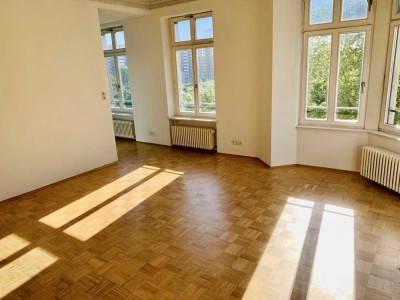 Zentrum-Süd- 2-Zimmer-Wohnung mit Stuck, EBK, Parkett in Leipzig