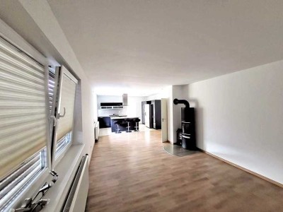 ETW in Zweibrücken, 3 ZKB, Balkon, ca. 80 m2 mit Garage, Stellplatz  und Gartenanteil