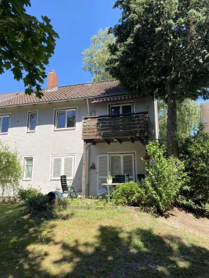 Keine Käuferprovision + zwei 4 Zi Whgen. frei+ vermietet + Dachbodenanteil als Ausbaureserve +Garten