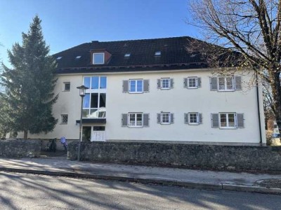 Großzügige 4-Zimmer Wohnung mit Balkon