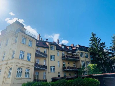 große 4-Raum-Wohnung mit Balkon über 2 Etagen - Aufzug vorhanden