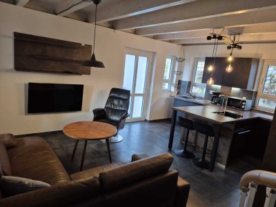 Freundliche und neuwertige 2-Zimmer-Maisonette-Wohnung mit geh. Innenausstattung in Unterschefflenz