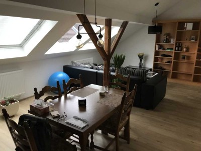 Neuwertige 2-Raum-DG-Wohnung mit Einbauküche in Eschweiler