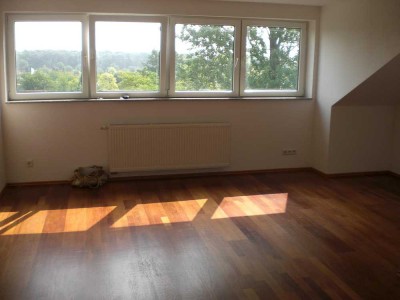 Helle Dachgeschosswohnung mit Charme – 2 Zimmer, 46 m² in Recklinghausen-Hochlarmark, provisionsfrei