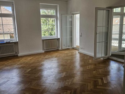 Helle 2-Zimmer Wohnung mit Parkett und Wintergarten in Baden-Baden Lichtental