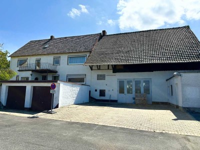NEUER PREIS! Großzügiges Zweifamilienhaus mit herrlichem Weitblick, Doppelgarage und Scheune