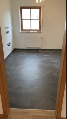 Neuwertige Erdgeschosswohnung mit zwei Zimmern sowie Terrasse in Schwabmünchen