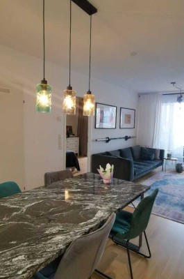 Freundliche und gepflegte 1,5-Raum-Wohnung mit Balkon und EBK in Zeitz