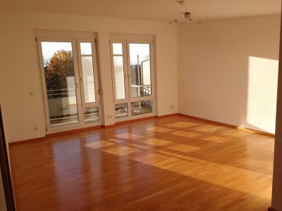 Sonnige 2 Zi.-Whg.,EBK/BALKON/TG/prov.-frei