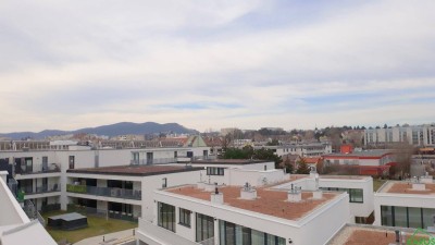 DACHGESCHOSSMAISONETTE MIT TRAUMHAFTER WEITSICHT