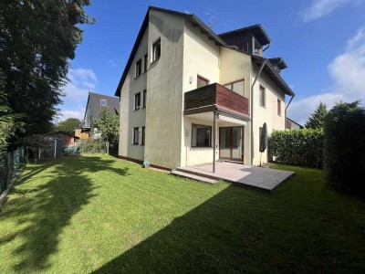 Vollständig renovierte Doppelhaushälfte + Einliegerwohnung + Garage + 2 Stellplätze