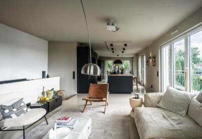 Exklusives Neubau-Penthouse über zwei Ebenen mit traumhaften Blicken ins Grüne bis nach Mainz!