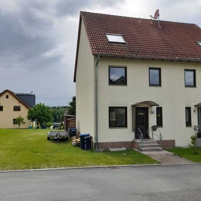 Großzügige DHH mit toller Aussicht in ländlicher Idylle