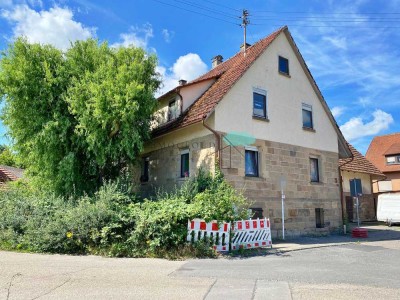 Großzügiges Einfamilienhaus mit Werkstatt, Nebengebäude und PV- Anlage in Pfaffenhofen