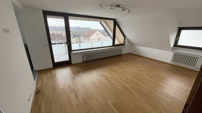 Sonnige Dachgeschosswohnung in Renningen-Malmsheim zu vermieten.