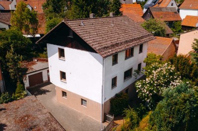 *** R E S E R V I E R T *** Einfamilienhaus mit Charme und Nebengebäude
