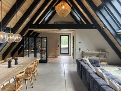 Kernsanierter Vierseitenhof in Alleinlage