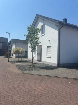 Vollständig renoviertes 5-Zimmer-Einfamilienhaus in Grefrath -ohne Makler--