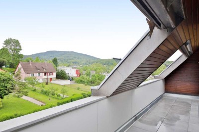 Sonnendurchflutete 3-Zimmer-Dachgeschosswohnung mit traumhafter Dachterrasse und Balkon