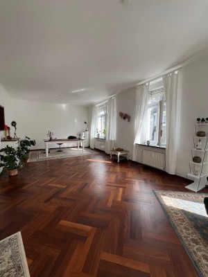 stylische Wohnung, saniert in Denkmalschutzobjekt