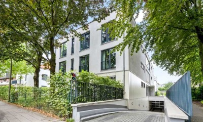 En suite Bad, Ankleidezimmer & großer Süd-Balkon in sonnigem Smart Home