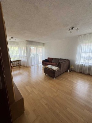 Modernisierte 3 Zimmer Eigentumswohnung mit Garage und Stellplatz