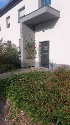 Nette(r) Nachbar(in) für attraktive 2,5-Raum-WHG mit eigenem Garten gesucht
