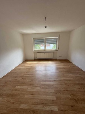 Elegante und geräumige 4KZB- Wohnung mitten in Hauptstraße ‚69214  Eppelheim
