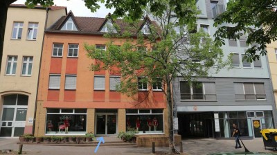 sehr schöne Dreiraumwohnung,hochwertig saniert mit Balkon