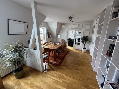 Lichtdurchflutete 4-Zimmer-DG-Wohnung im Altbau - Lübeck St. Jürgen